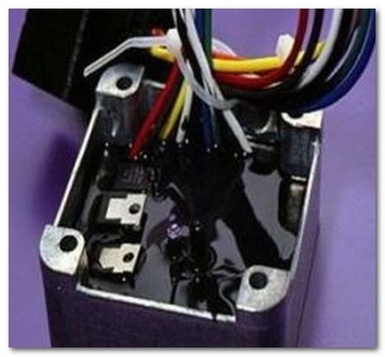 Eenvoudige toepassing Epoxy Potting Compound Glue High Thermal Conductive Potting Electronic Epoxy Resin Kleefmiddel