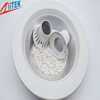 Witte warmte geleidende kunststof 1,8 W lichter dan normaal aluminium behuizing voor LED licht behuizing