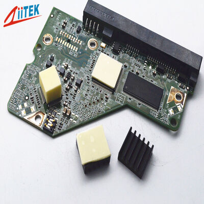 CPU-thermische pad Op siliconen gebaseerd thermisch interfacemateriaal met vlamvertragend en een dichtheid van 2,9 gram per kubieke centimeter