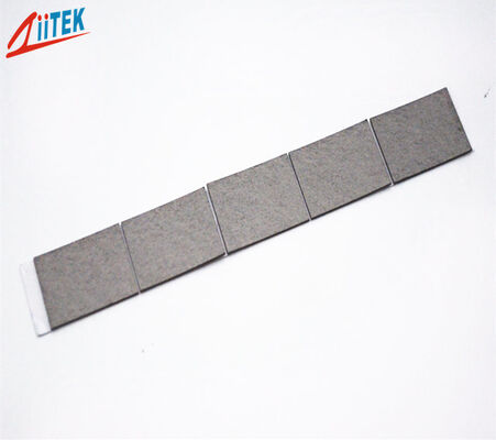 Hoog magnetisch verlies 1,5 W/m・K Thermische geleidbaarheid Thermisch geleidend absorberend materiaal gebruikt in auto-elektronica en EMI-afschermingsoplossingen