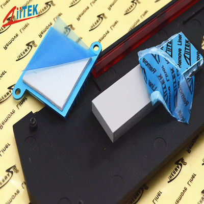 Grijs-wit keramisch gevuld siliconen thermisch kussen voor AI-processors AI-servers